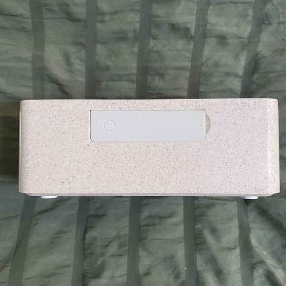 NWT Wireless Charging HD Stereo Speaker - Picture 7 of 7